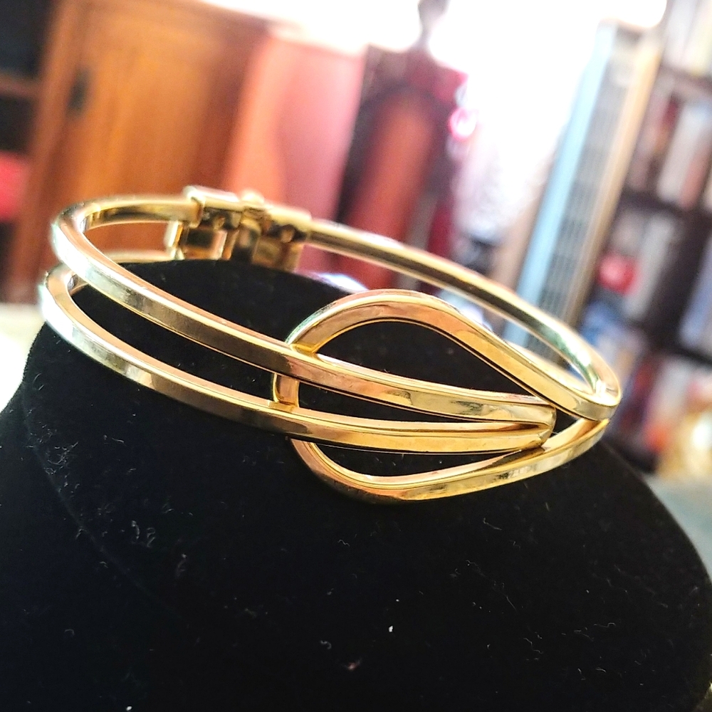 Vintage Emmons MCM Roundtowner Clamper Bracelet